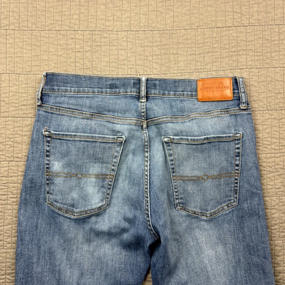 Lucky Brand 221 Straight Leg Jeans Mens 34x32 (33x30) Blue Denim Medium Wash